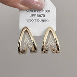 MINIMALIST V SHAPED EARRINGS_CWAJE1415