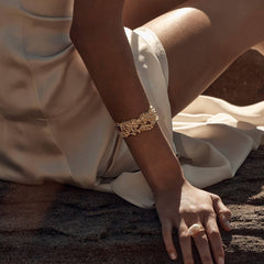 18K GOLD HAMMERED OPEN CUFF IN STAINLESS STEEL_CWAJE4784