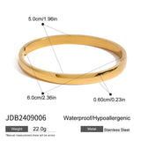 STAINLESS STEEL CURVED CLASP BANGLE SLEEK STYLE_CWAJE4661