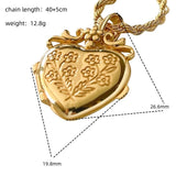 HEART FLOWER ALBUM PENDANT NECKLACE_CWMM5331
