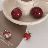 RETRO RED SMALL APPLE EARRINGS_CWAJE1309