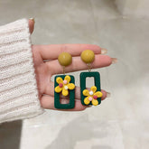 FASHIONABLE AND FRESH RESIN FLOWER EARRINGS_CWAJE1629