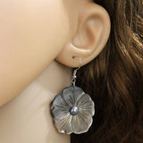 NATURAL BLACK SHELL TEMPERAMENT PETAL EARRINGS_CWMM4359