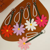 CUTE PU DAISY PEARL CHAIN FLOWER KEYCHAIN CHARM_CWMM7877
