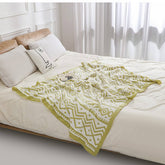 KNITTED SOFT AND LIGHT GEOMETRIC PATTERN BLANKET_CWMM0208