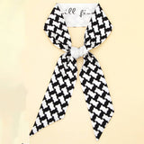 CHIC FLORAL LETTER TWILLY SCARF GIFT WRAP_CWASC0098