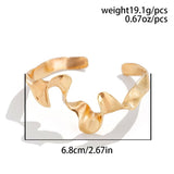 COOL GEOMETRIC TWISTED DESIGN NECKLACE_CWAJE1808