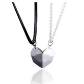 FASHIONABLE SPLICING MAGNETIC HEART NECKLACE_CWAJE2438
