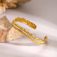 INS STYLE OPEN BANGLE TITANIUM STEEL NO FADE_CWAJE4726