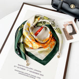 Magnetic Print Triangle Scarf For Spring Style_Cwasc02917