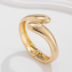 FASHIONABLE OPEN METAL DESIGN BRACELET_CWMM3079