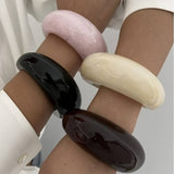 FASHIONABLE MULTI COLOR CURVED TEXTURE BRACELET_CWMM3076