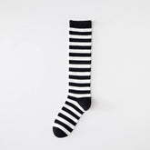 SWEET BONELESS SLIM BLACK STRIPED KNEE HIGH SOCKS_CWMS1370