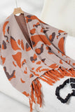 Cwocas0046_Contrast Leopard Print Knitted Fringed Cape