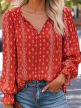 Floral Printed V-Neck Shirt ??Lightweight Elegant Women's Top
