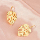 FASHIONABLE GOLD PLATED FLAT HOLLOW LEAF EARRINGS_CWMM3665
