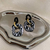 STRIPED SWEET COOL STYLE CIRCLED HOLLOW EARRINGS_CWAJE2054