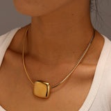 MINIMALIST 18K STEEL SQUARE NECKLACE FADE RESISTANT_CWMM8833