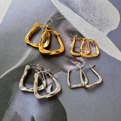 Silver Metal Pleated Hoop Earrings_Cwaje06285