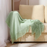 KNITTED SOFT BLANKET WITH TASSELS_CWMM0206