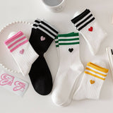 COLLEGE STYLE HEART TWO STRIPES PRINT CREW SOCKS_CWMS0900