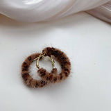 HONG KONG STYLE SHORT VELVET C HOOP EARRINGS_CWAJE2193