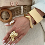 FASHIONABLE AND VERSATILE POLISHED ALLOY BRACELET_CWMM3119