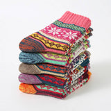 Women Vertical Striped Socks Pairs Per Pack_Cwms0696