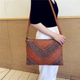 RIVET DECORATION LARGE CAPACITY HANDBAG_CWAB1376