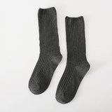 AUTUMN AND WINTER RETRO MID CALF SOCKS_CWMS0986