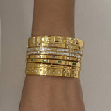 LUXURY ZIRCON CLASP BRACELET IN STAINLESS STEEL_CWAJE4656