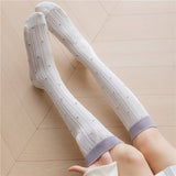 LIGHTWEIGHT CONTRAST STRIPED SOCKS_CWMS0652