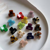 MINIMALIST GOLD TONE MINI TORTOISE HAIR CLAW_CWAHA4016