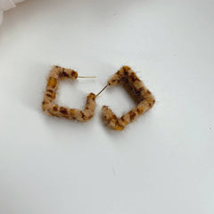 SOLID COLOR SQUARE PLUSH VERSATILE EARRINGS_CWAJE2192