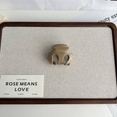 MEDIUM PUMPKIN ACETATE HAIR CLAW CLIP_CWAHA5957