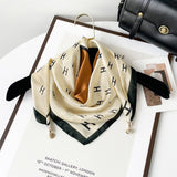 Magnetic Print Triangle Scarf For Spring Style_Cwasc02917