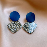 SIMPLE DIAMOND BLACK AND WHITE CHECK EARRINGS_CWAJE2472