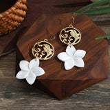 NATURAL FRESHWATER SHELL PLUMERIA EARRINGS_CWMM4326