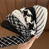 BLACK AND WHITE WIDE BRIM HEADBAND_CWAHA2862