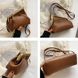 RETRO SIMPLE METAL CLIP SHOULDER BAG_CWAB1598