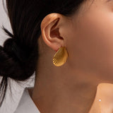 CREATIVE OCEAN SERIES GOLD SHELL EARRINGS_CWAJE1797
