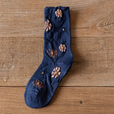 Three-Dimensional Relief Flower Mid-Tube Socks_Cwms0416