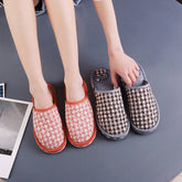 PLAID CARTOON CLOSED TOE HOME SLIPPERS_CWSHF0207
