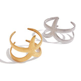 18K GOLD HAMMERED STARFISH OPEN BANGLE NO FADE_CWAJE4684