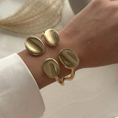 FASHIONABLE HIGH GRADE ALLOY OPEN BRACELET_CWMM3112