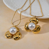 MINIMALIST FLOWER PEARL NECKLACE 18K GOLD PLATED_CWMM8882