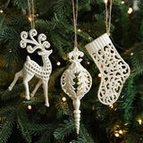 White Plastic Reindeer Star Holiday Decoration_Cwmm9686