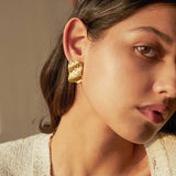 GOLD HAMMERED IRREGULAR EARRINGS_CWAHA0897