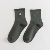 SOLID COLOR DAISY SOCKS COTTON MID CALF STYLE_CWMS088