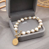 ELEGANT AND COOL PEARL BRACELET_CWAJE1674